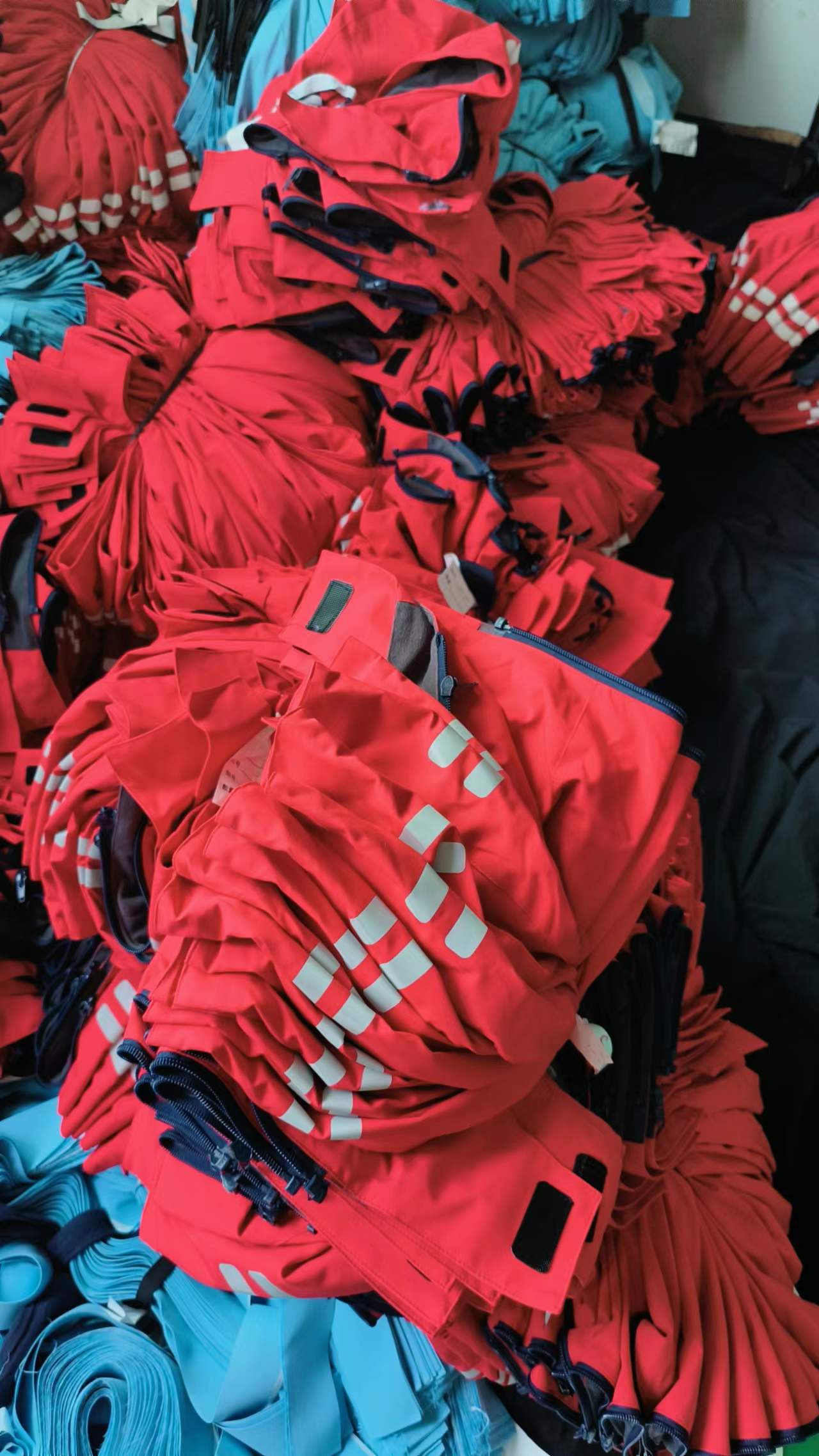 紀德萊克智能校服工廠實拍